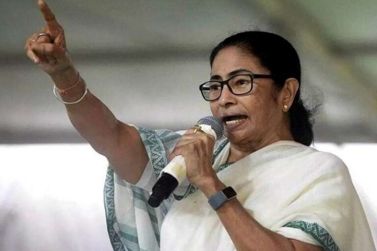 कई जिलों के अफसरों का तबादला, विपक्ष ने उठाए सवाल