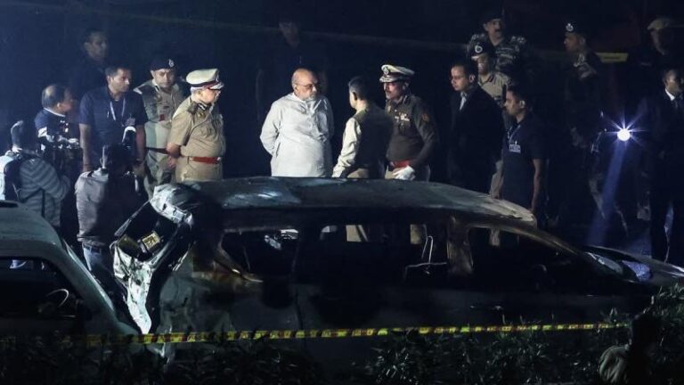 दिल्ली धमाके मामले में 9 की मौत, 20 घायल, हिरासत में दो लोग; पुलिस की जांच तेज