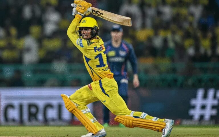 IPL 2026 ऑक्शन में रचिन रवींद्र पर बरसेंगी बोलियां, तीन टीमें होंगी सबसे आगे