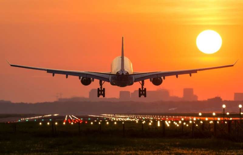 रनवे पर उतरा अफगानिस्तान का प्लेन