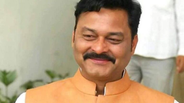 आयकर विभाग ने संजय पाठक की कंपनियों को भेजा अंतिम नोटिस, 443 करोड़ की वसूली तय