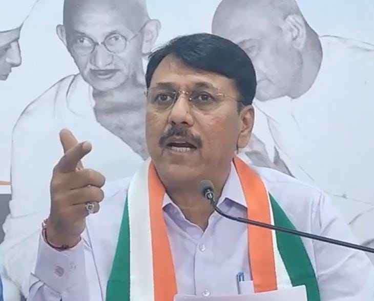 गुजरात कांग्रेस का चुनाव आयोग पर बड़ा आरोप
