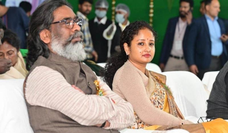 झारखंड में बिहार जैसा ‘खेला’ हेमंत सोरेन की BJP नेताओं से ‘गुप्त’ मुलाकात ने मचाया सियासी तूफान!