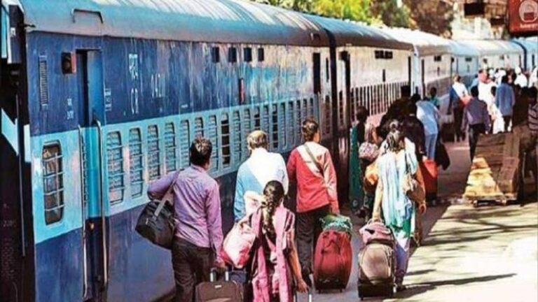 फ्लाइट रद्द होने से परेशान यात्रियों के लिए खुशखबरी…रेलवे ने उठाया बड़ा कदम, इन 37 ट्रेनों में जोड़े एक्स्ट्रा कोच, देखें लिस्ट