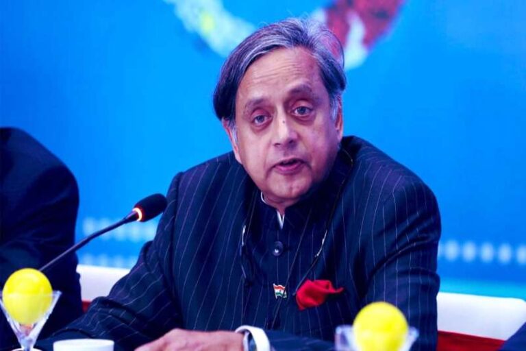 कांग्रेस सांसदों की बैठक से शशि थरूर रहे गैरहाज़िर, लगातार दूसरी रणनीतिक मीटिंग से दूरी 
