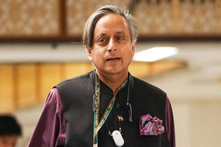 शशि थरूर ने भारत में बांग्लादेश जैसी हिंसा की संभावना से किया इनकार, यूनुस सरकार को दी नसीहत