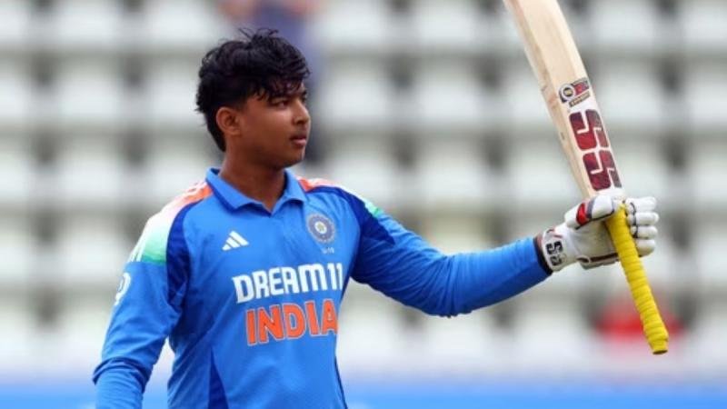 सूर्यवंशी का तूफान, 8 बाउंड्री के साथ की ताबड़तोड़ बैटिंग, अर्जुन तेंदुलकर भी रहे बेजुबान