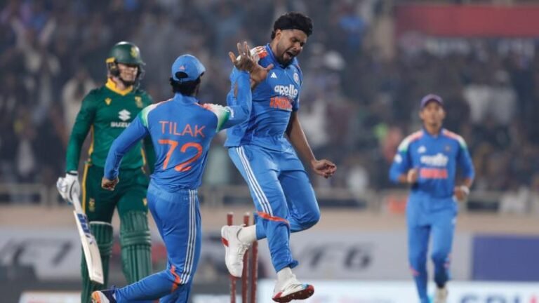 भारत की धमाकेदार जीत, कोहली का शतक और कुलदीप का चौका…मैच की पूरी रिपोर्ट यहाँ देखें