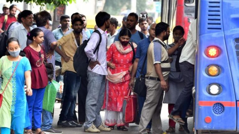 महिलाओं के लिए अब स्मार्ट कार्ड अनिवार्य