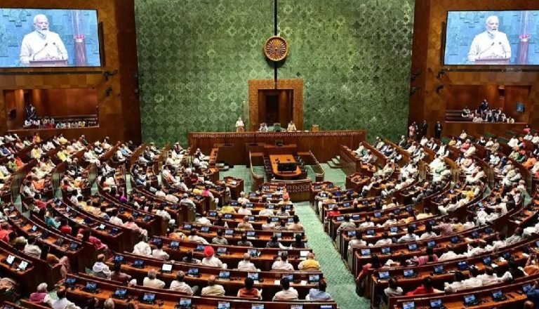 शीतकालीन सत्र में मोदी सरकार लाएगी 14 बड़े बिल, कांग्रेस उठाएगी ये मुद्दे