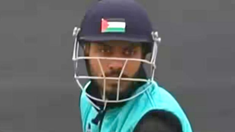 जम्मू-कश्मीर चैंपियंस लीग में बड़ा विवाद, क्रिकेटर के हेलमेट पर दिखा फिलिस्तीन का झंडा