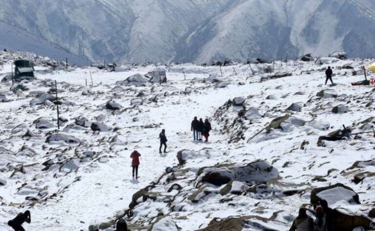 सोनमर्ग में पारा माइनस 8.9 डिग्री, हिमाचल में बर्फबारी