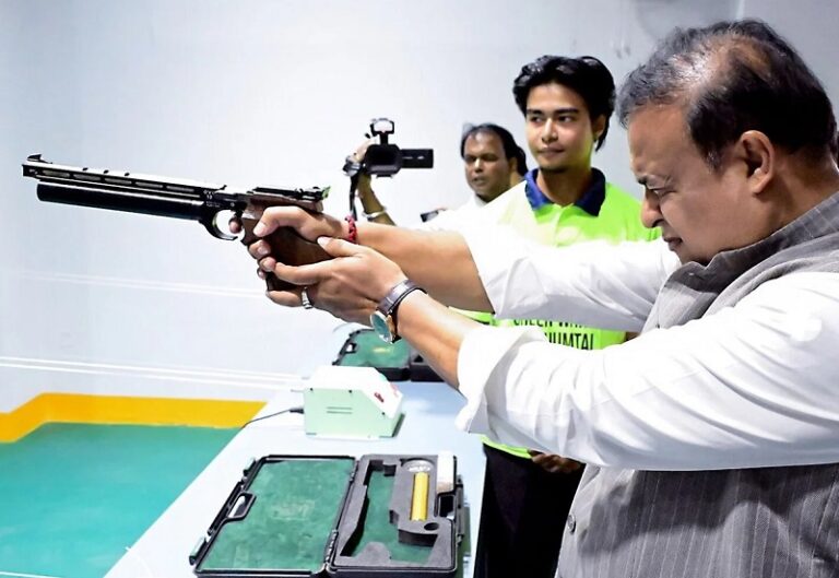 CM हिमंता के गोली चलाने वाले वीडियो पर बवाल, कांग्रेस बोली—यह नरसंहार का खुला आह्वान