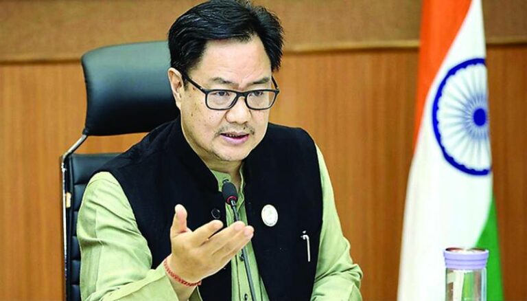 कांग्रेस पर बिफरे केंद्रीय मंत्री रिजिजू……………कांग्रेस संसद को चलने नहीं देना चाहती