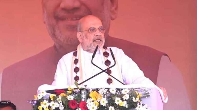 श्री चैतन्य महाप्रभु ने अज्ञानता में डूबे लोगों को आध्यात्मिक रास्ता दिखाया