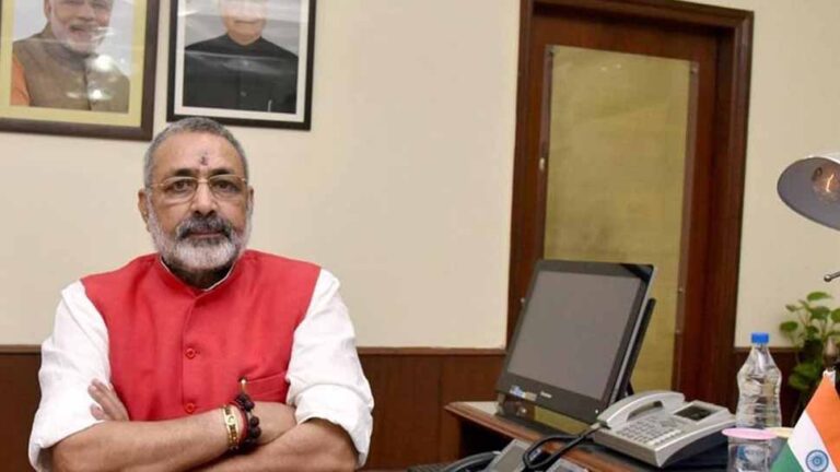 राहुल गांधी देश को गुमराह कर रहे, भारत की छवि खराब कर रहे: गिरिराज सिंह का आरोप